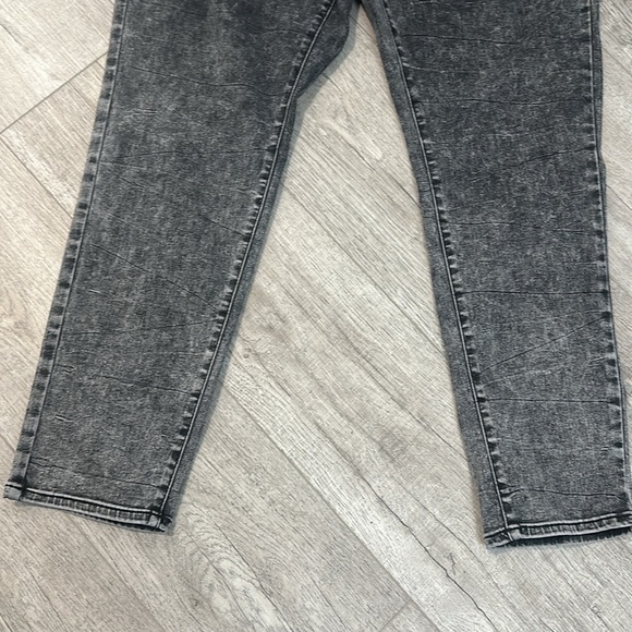 ANA High Rise Black Jeggings - Picture 5 of 8